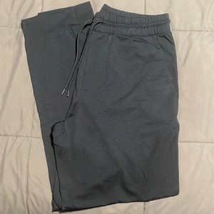 Men’s navy blue jogger